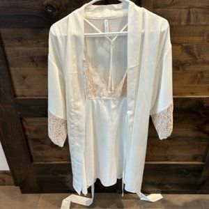 Flora Nikrooz Robe and Chemise